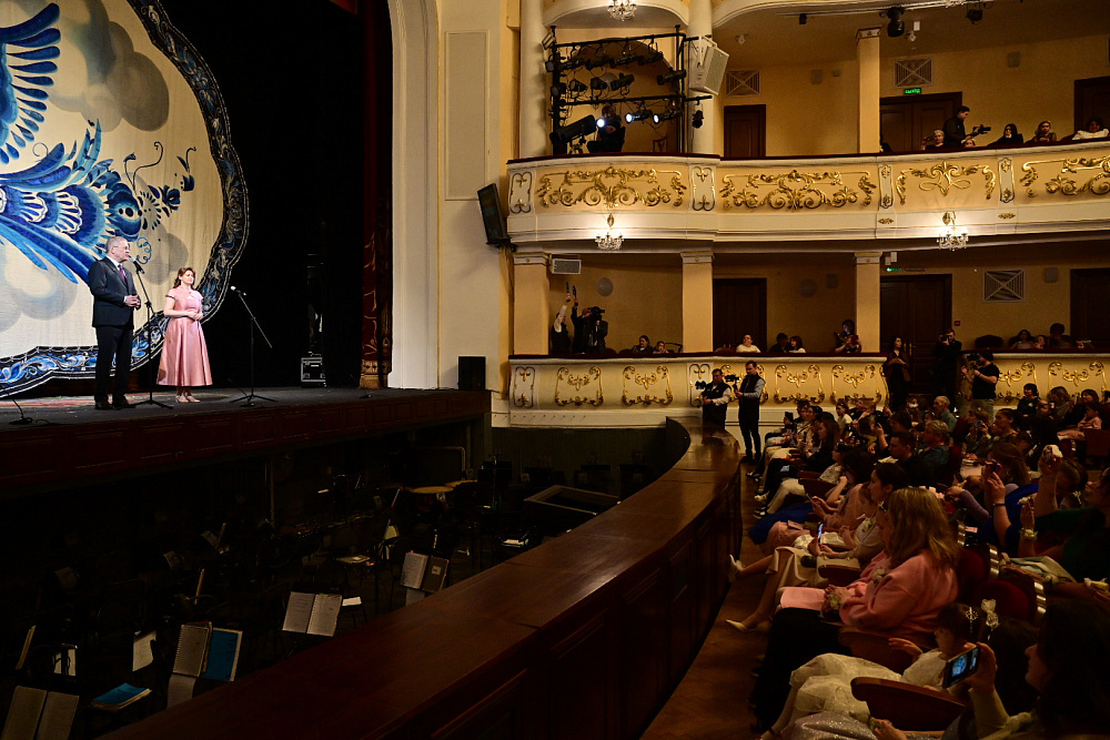 В преддверии праздника весны в Башкирии прошел «Бал маленьких принцесс»