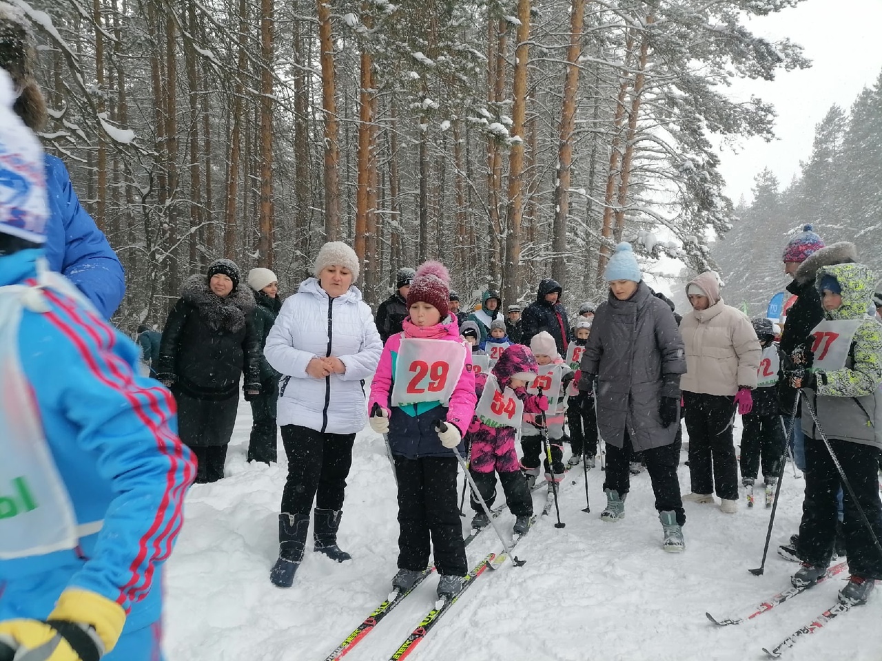На лыжной базе МАУ ДО Бакалинская ДЮСШ проходят соревнования по лыжным гонкам