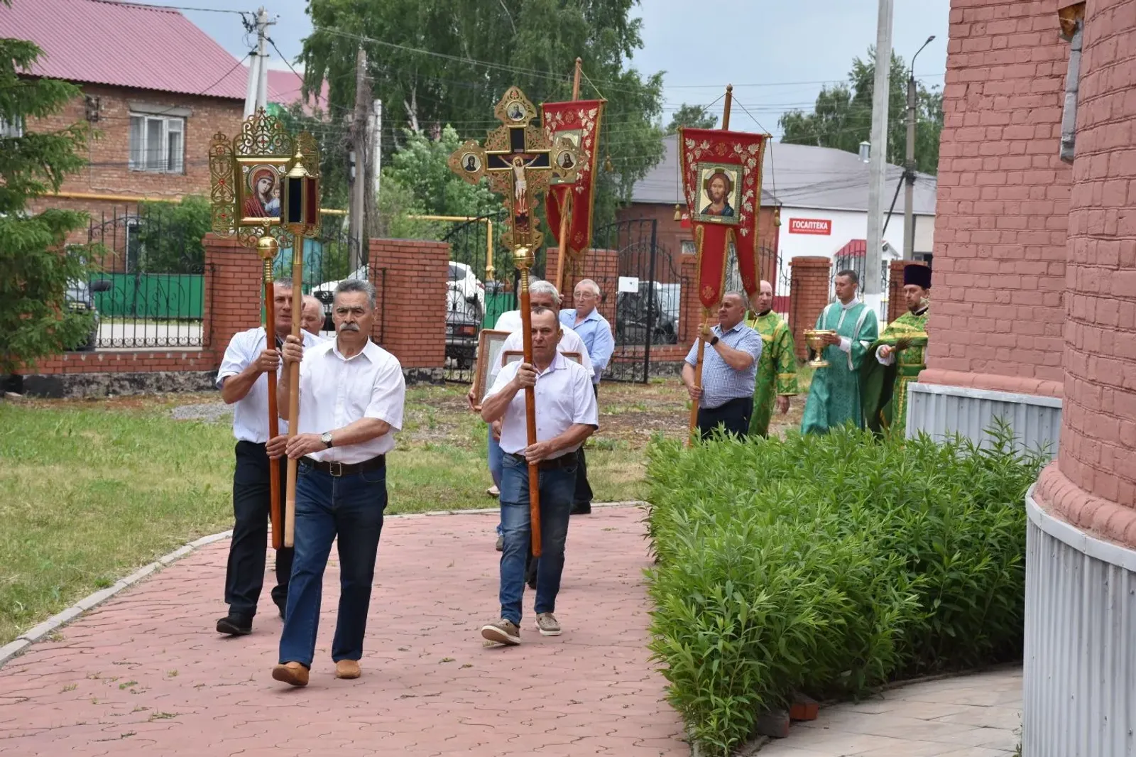 Светлый праздник Святой Троицы в селе Бакалы