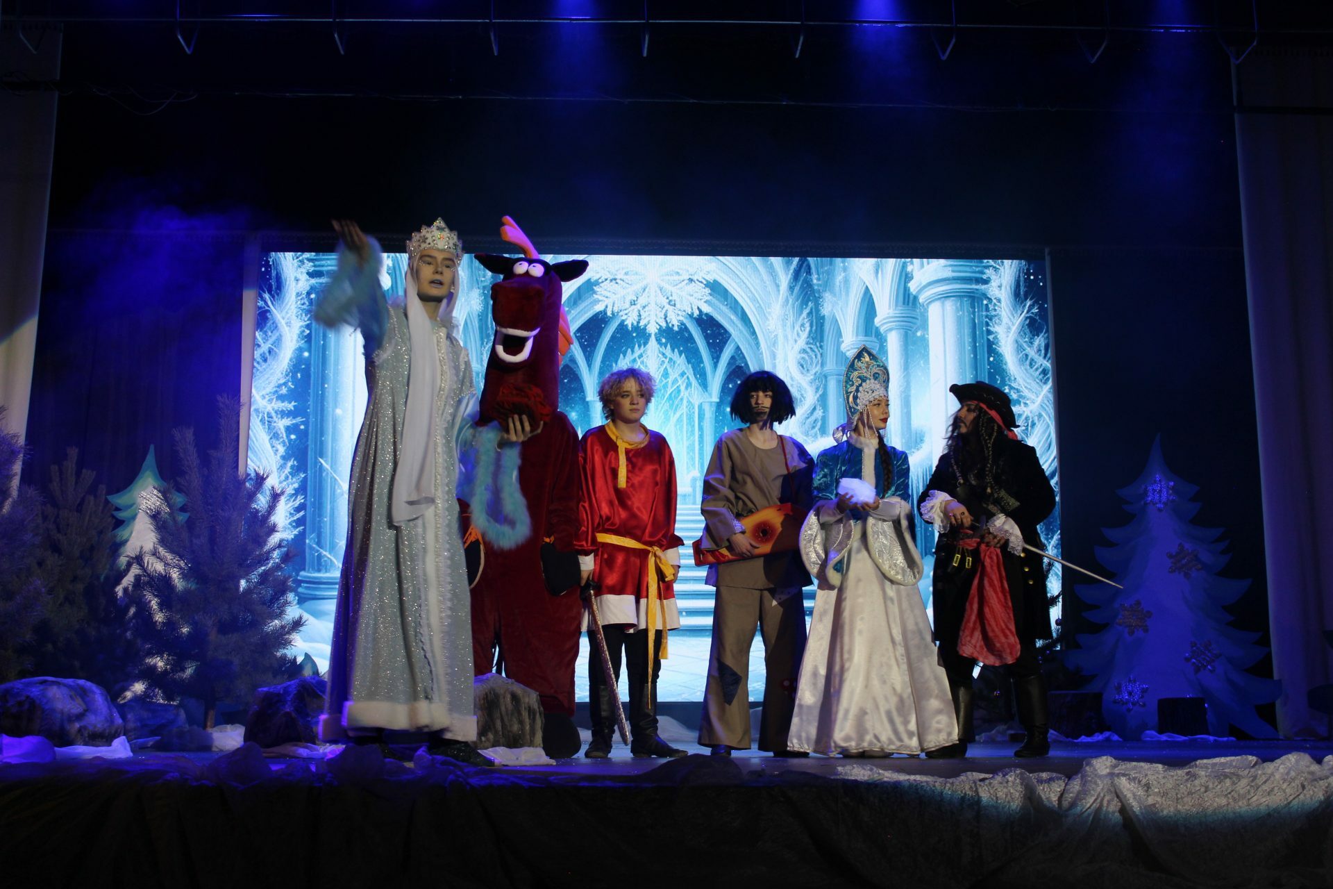 Волшебное представление "Новогодний переполох"