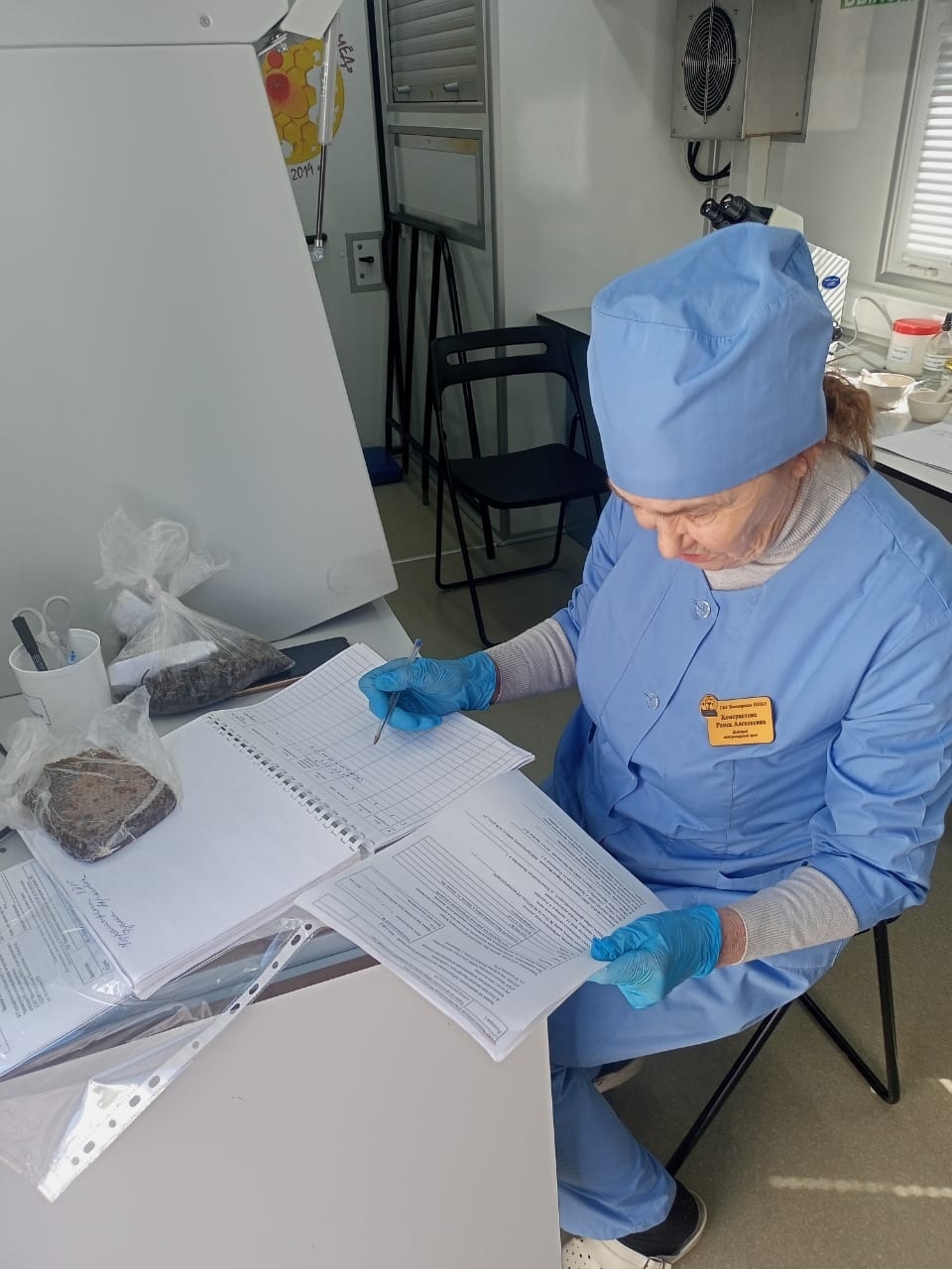 Мобильная лаборатория БашНПВЛ по диагностике болезней пчел приехала в Бакалинский район