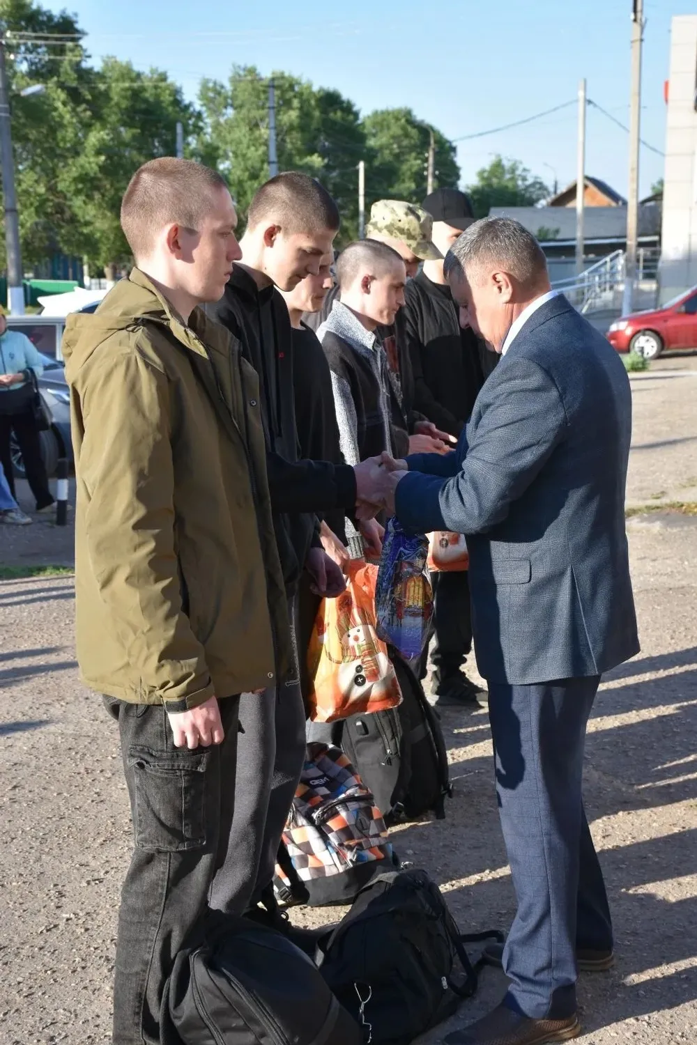 В добрый путь, защитники!