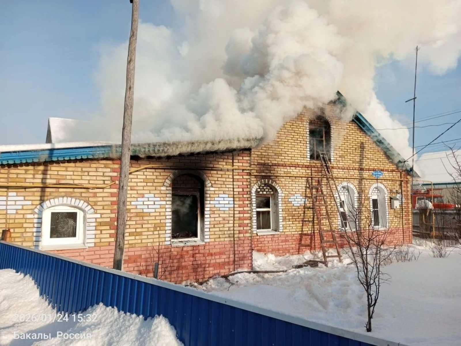 В Башкирии загорелись два дома из-за неосторожного обращения с огнем