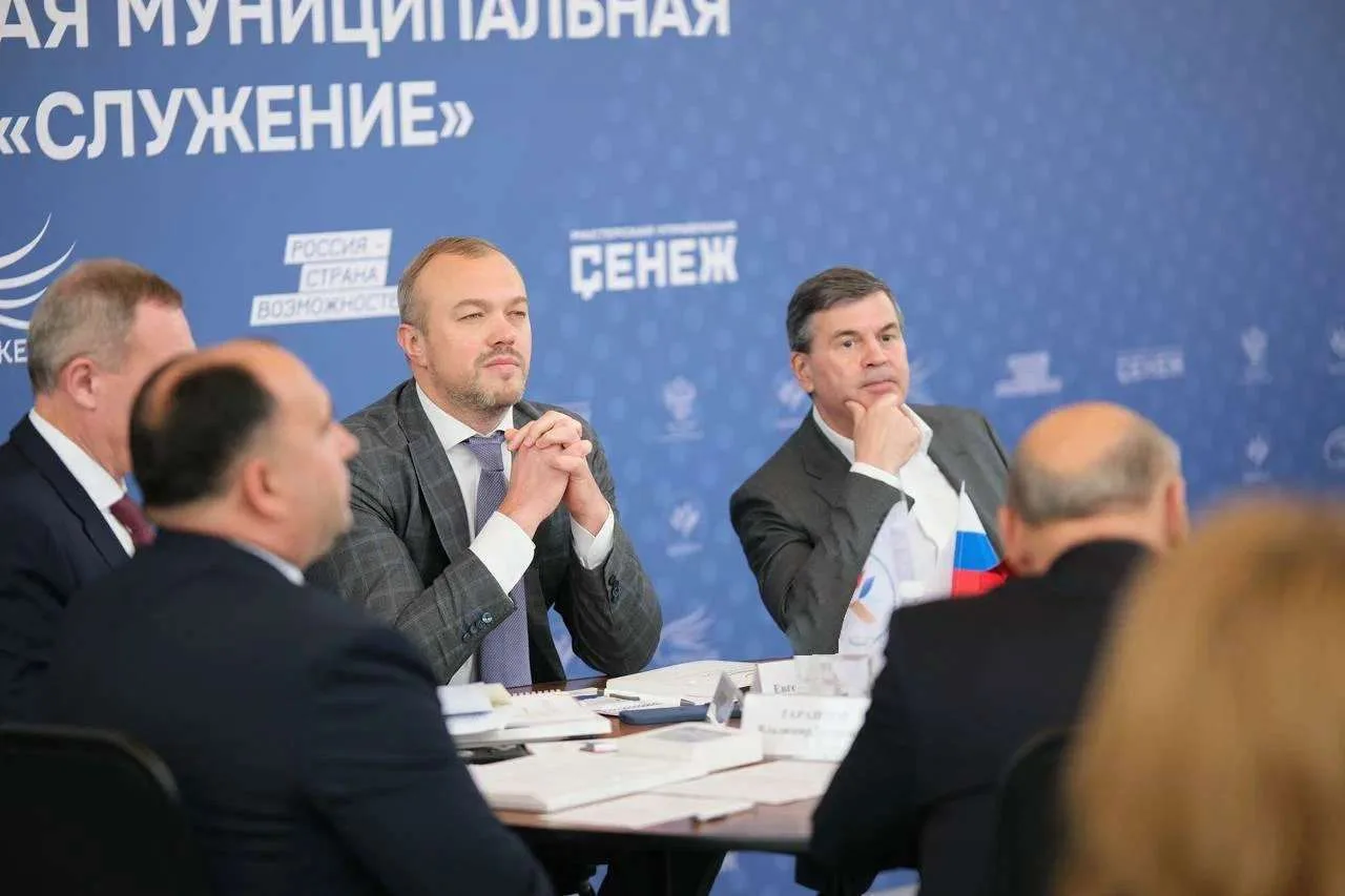 Муниципальные служащие примут участие в III муниципальной премии «Служение»