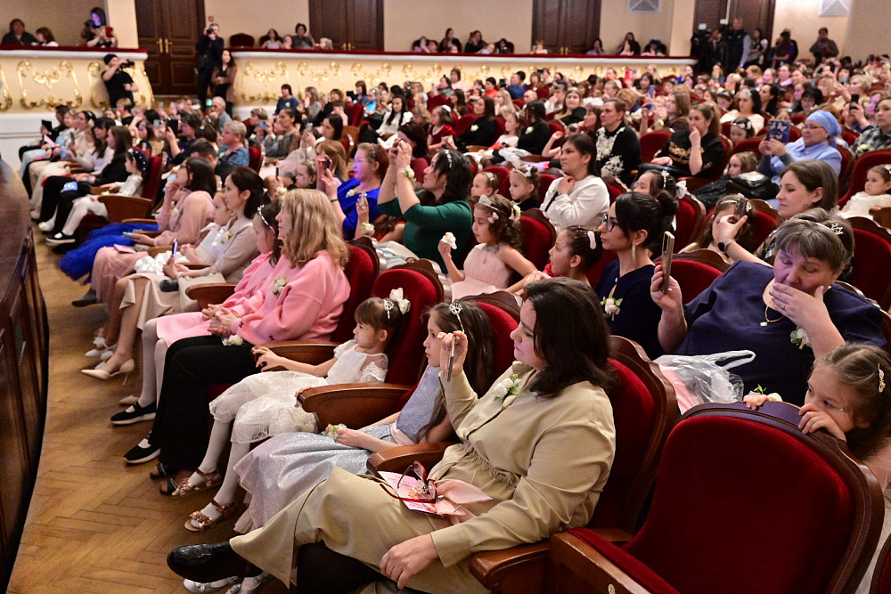 В преддверии праздника весны в Башкирии прошел «Бал маленьких принцесс»