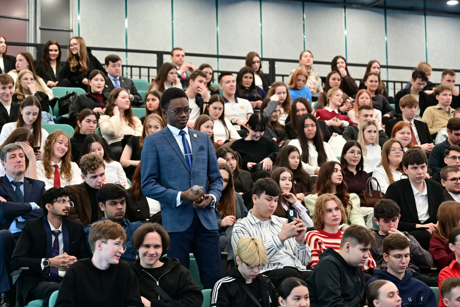 Андрей Назаров выступил с лекцией перед студентами управленческих специальностей