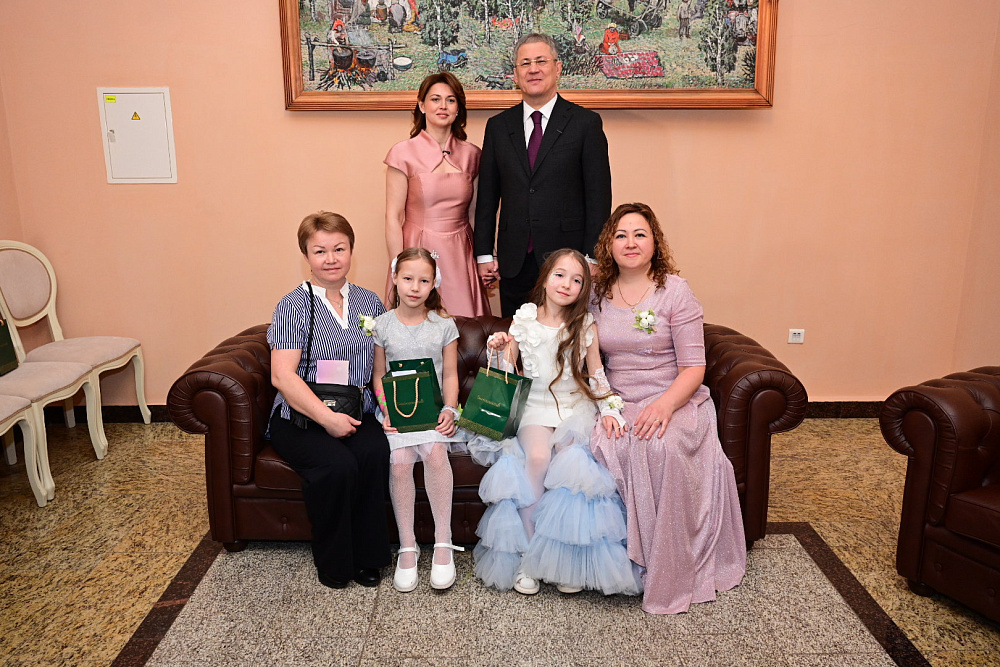 В преддверии праздника весны в Башкирии прошел «Бал маленьких принцесс»
