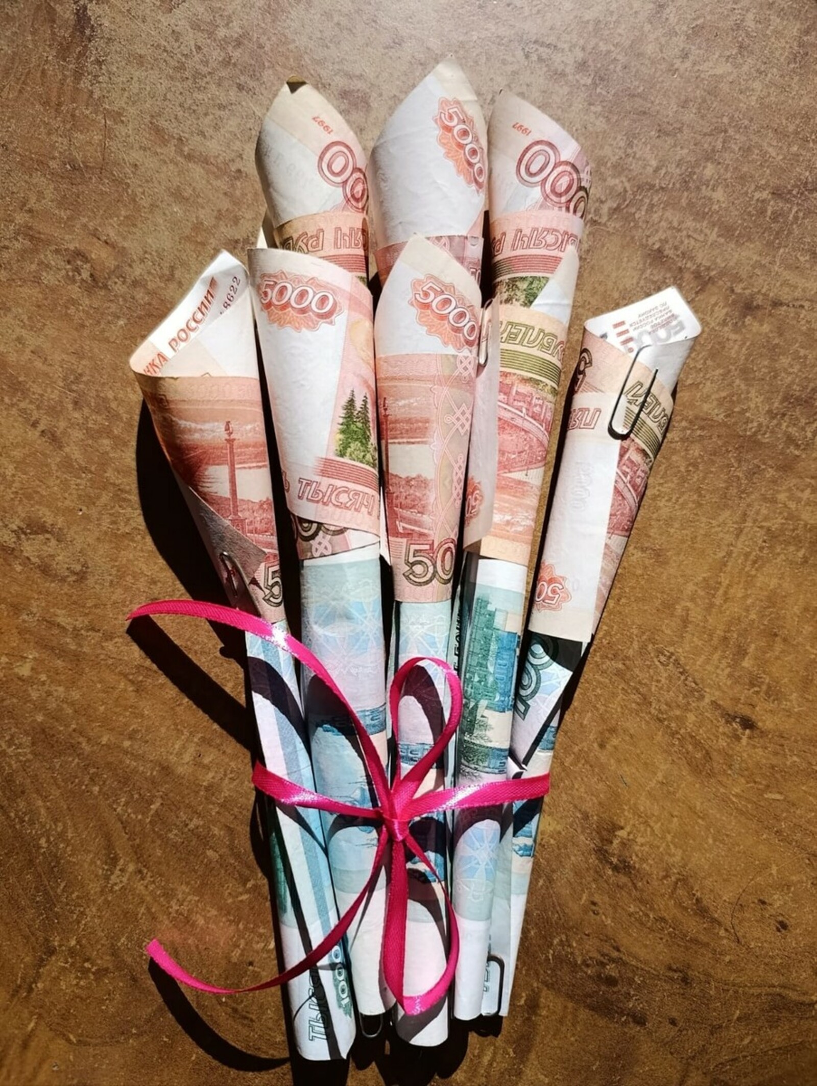 В Башкирии аферисты выманили у подростков более 1,3 млн рублей