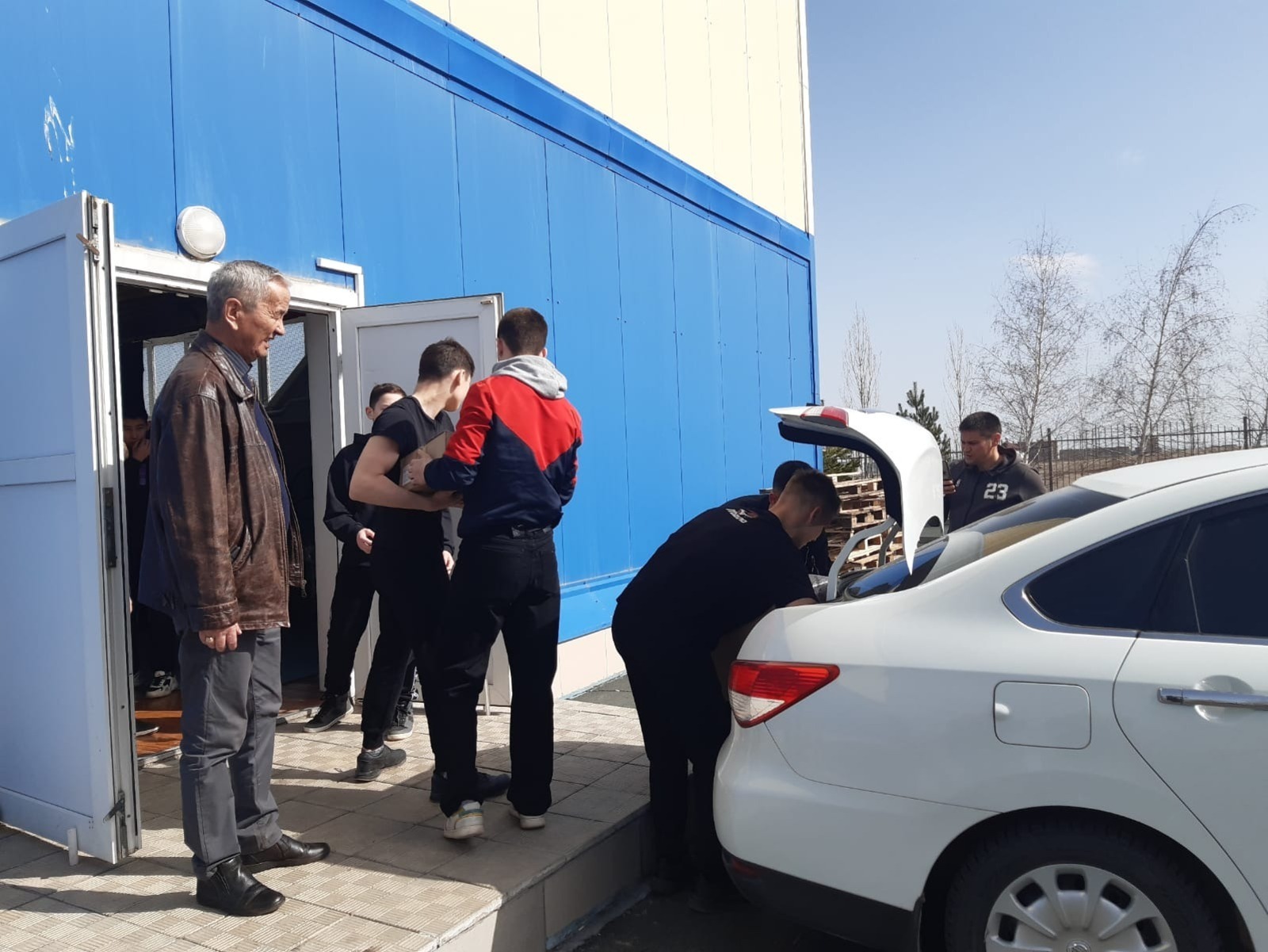 Журналисты из Башкирии отвезли гуманитарную помощь в затопленный Орск