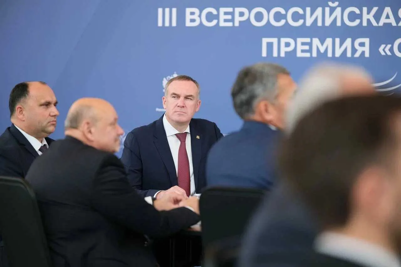 Муниципальные служащие примут участие в III муниципальной премии «Служение»