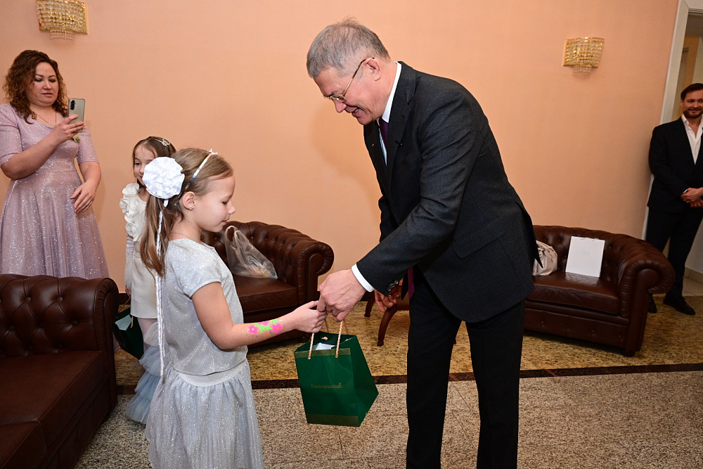 В преддверии праздника весны в Башкирии прошел «Бал маленьких принцесс»