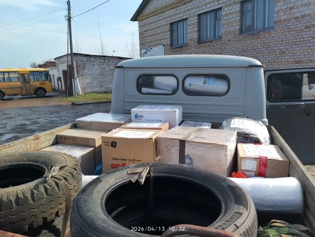 СВОих не бросаем: сельчане отправили посылки на фронт