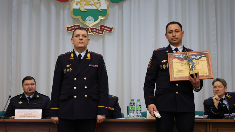 Министр внутренних дел Башкирии наградил коллективы лучших подразделений