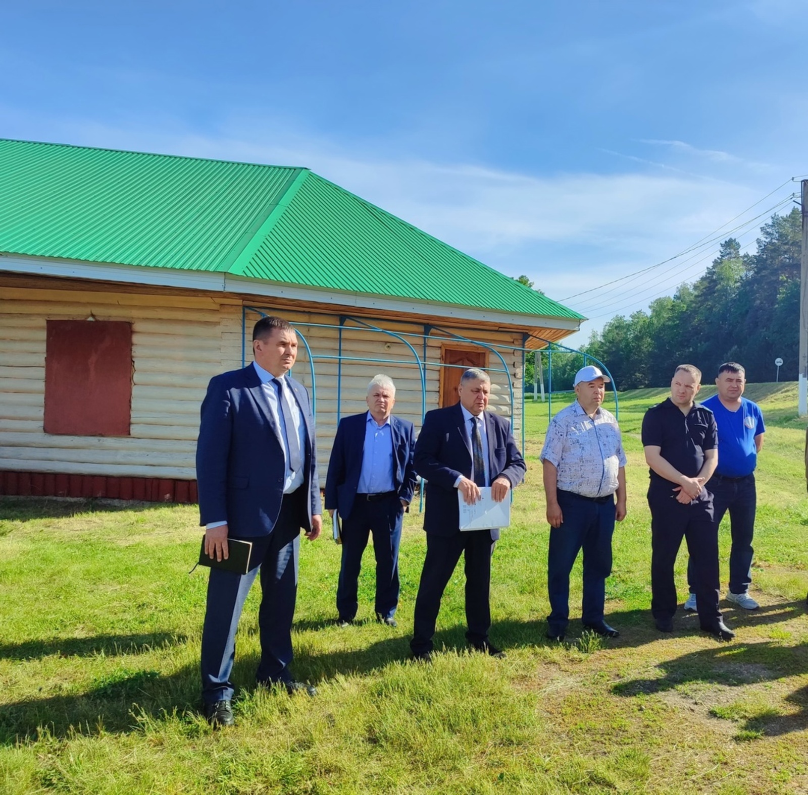 На лесном стадионе состоялось выездное совещание