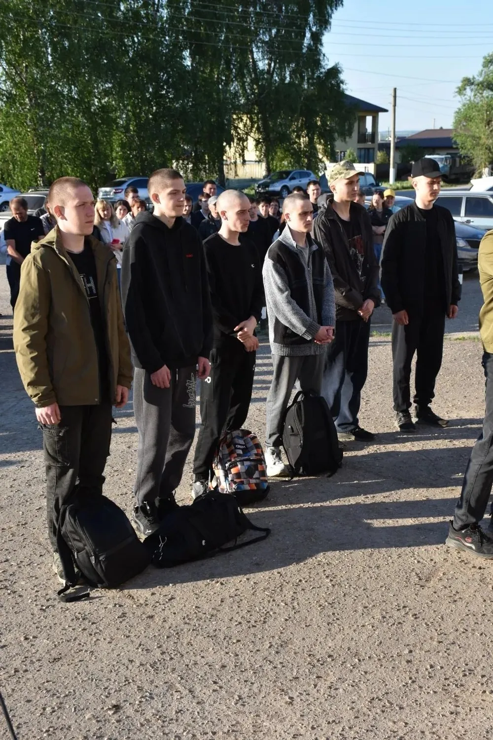 В добрый путь, защитники!